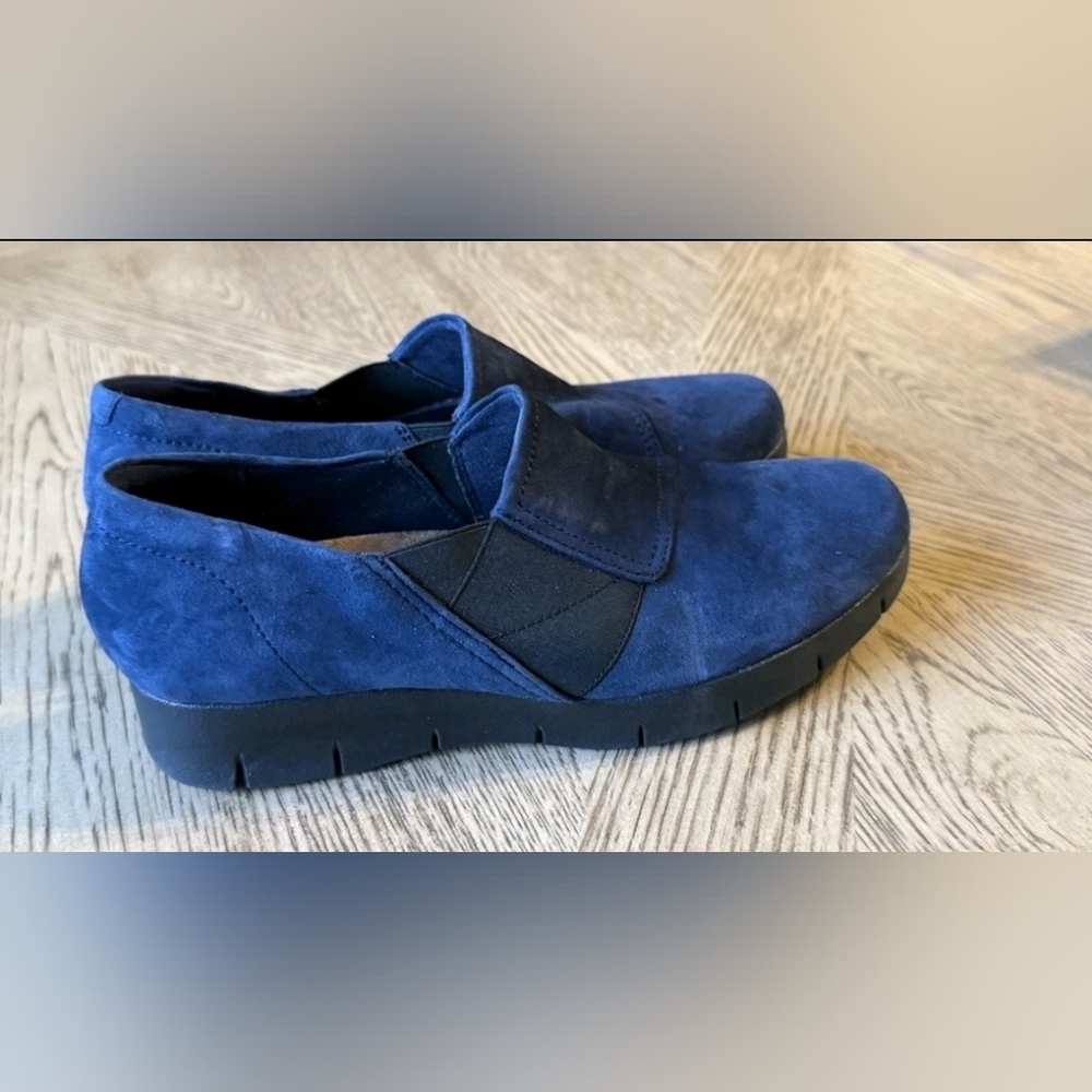 Clarks Daelyn Monarch Womens Comfort Shoes Blue Suede Wedge Loafer size 7.5